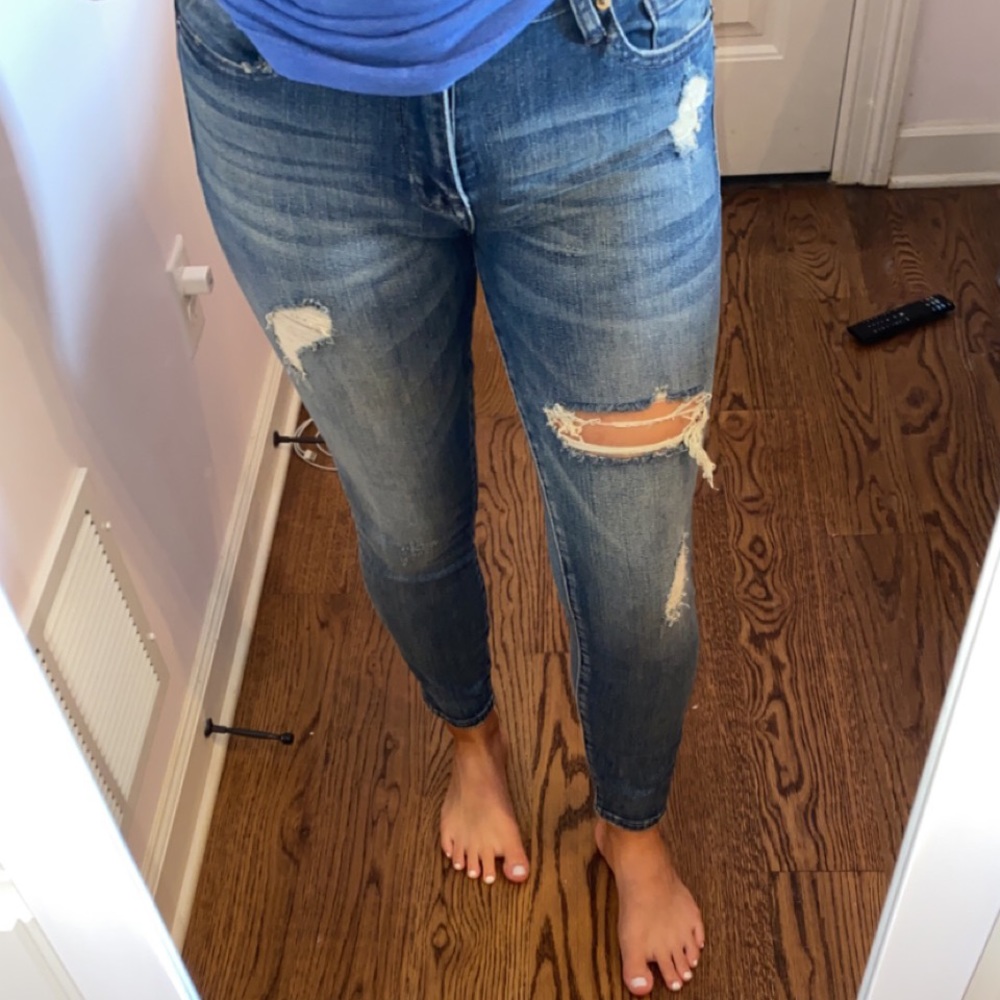 Women’s skinny/ripped jeans.